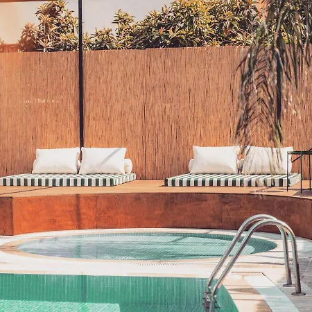 Hotell Esquire And Lounges